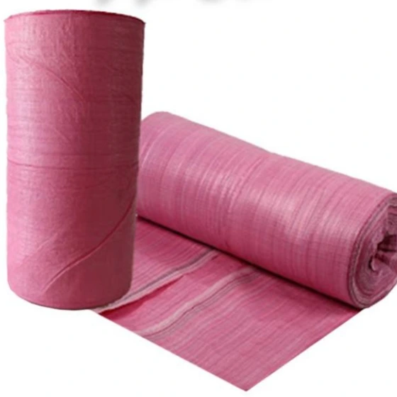 گونی قرمز زیر مبل